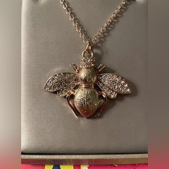 Bee 🐝 necklace long style - Picture 3 of 3
